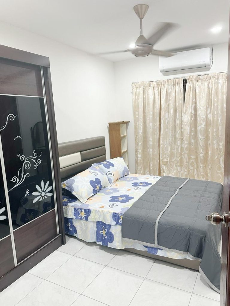 Homestay in Serdang, Seri Kembangan. Close to UPM, MAEPS, MARDI, Hospital Serdang, UNITEN, and IOI CITY MALL, all within a 10-minute drive