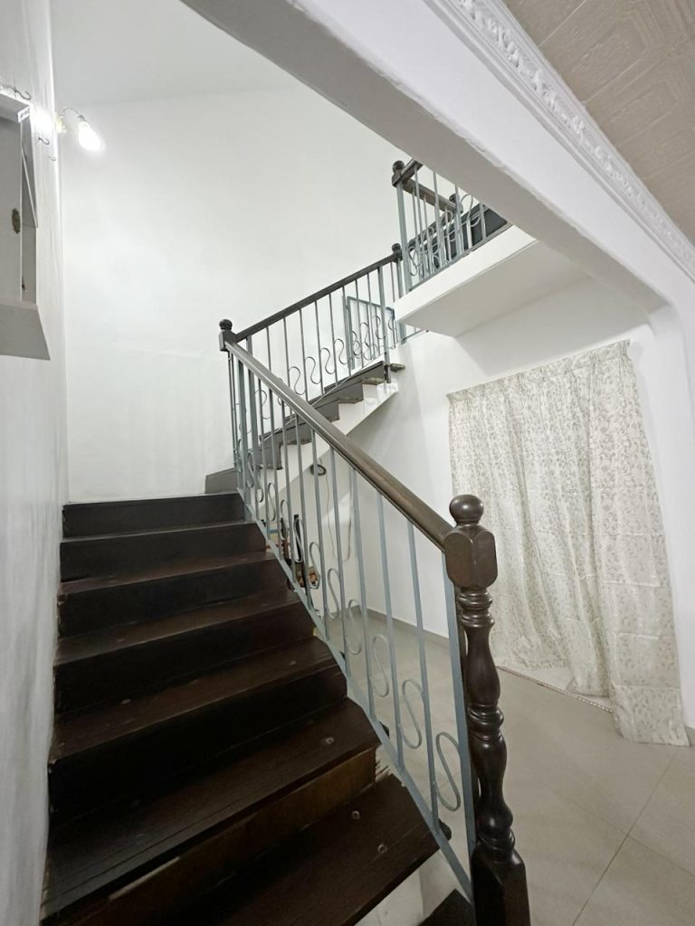 Homestay in Serdang, Seri Kembangan. Close to UPM, MAEPS, MARDI, Hospital Serdang, UNITEN, and IOI CITY MALL, all within a 10-minute drive